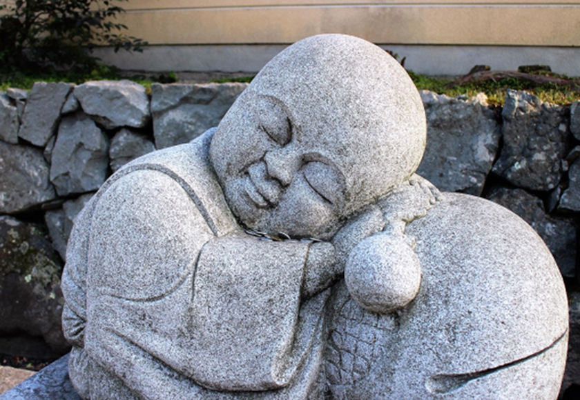 眠りたいなら、オレに訊け！